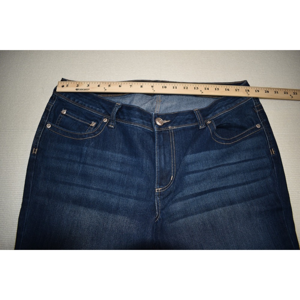 Maurices Jeans Womens 18W Short Blue Bootcut Stretch Embroidered Pockets Denim - Picture 8 of 9